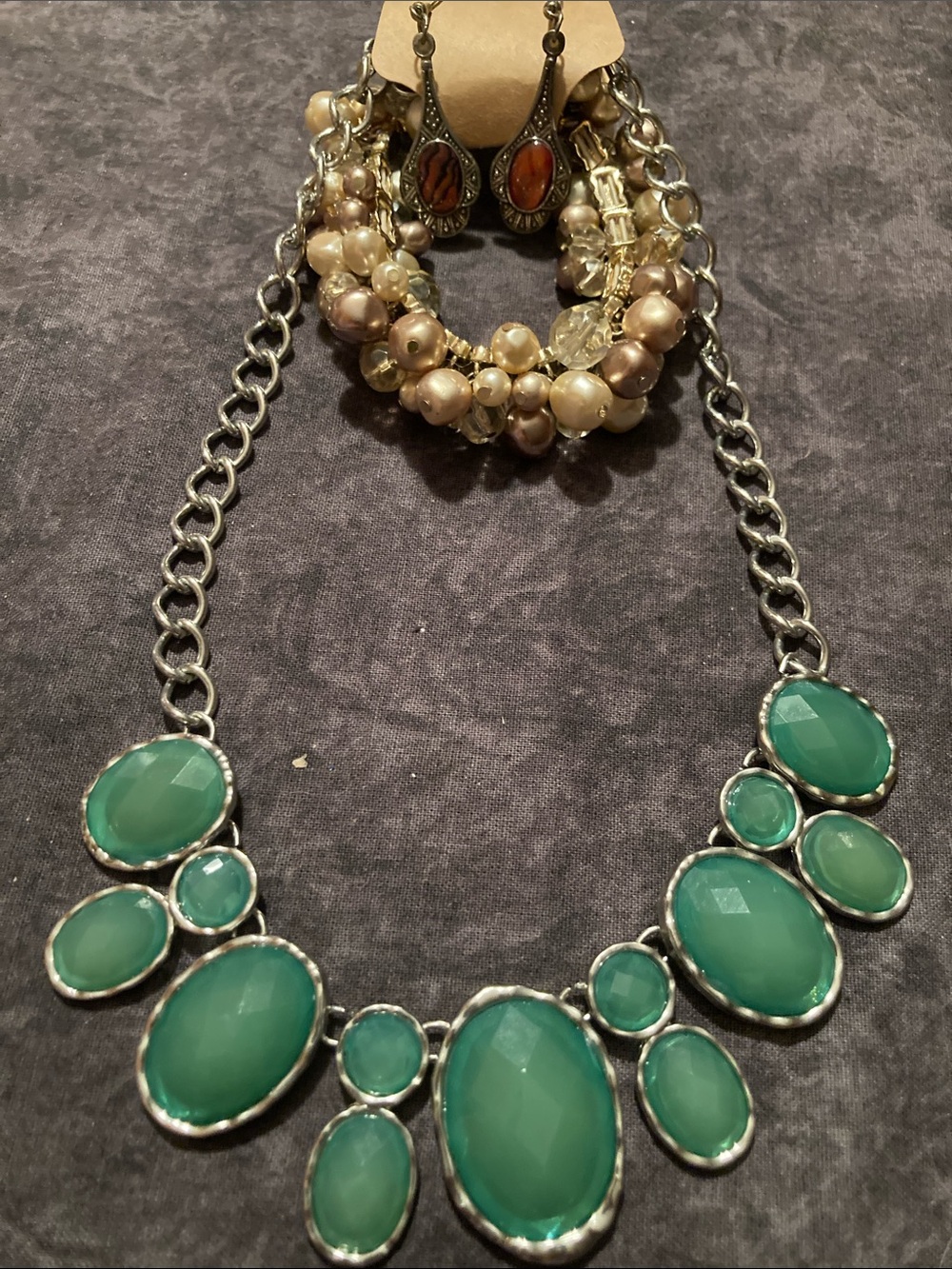 Stunning 3 Piece Jewelry Set Necklace Bracelet Earrings